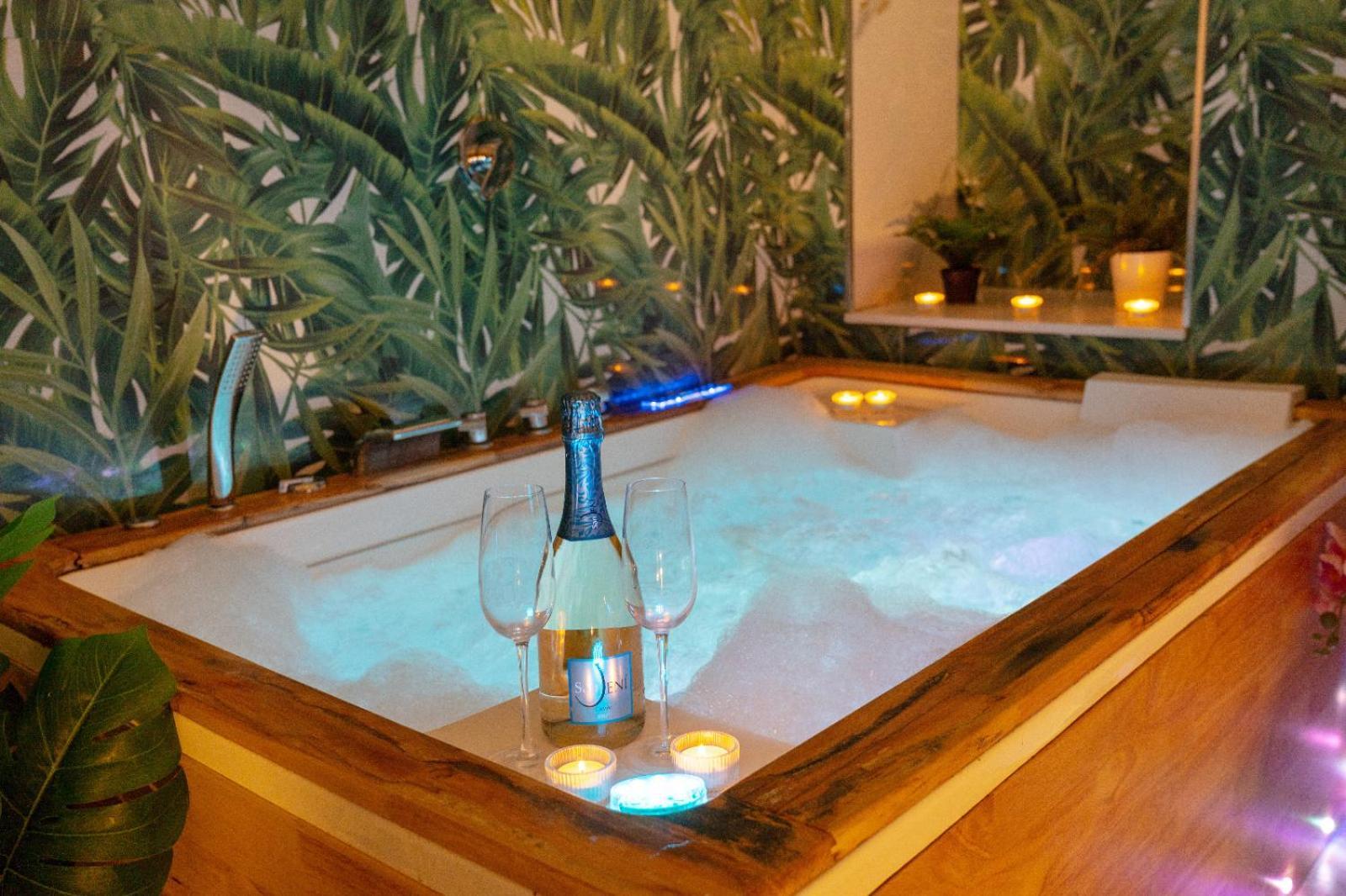 Etnea 208 Luxury Jacuzzi * Catania
